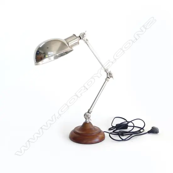 ADJUSTABLE DESK LAMP