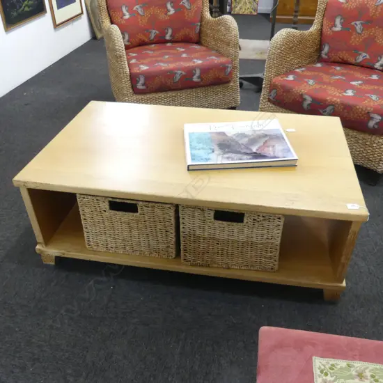 MODERN COFFEE TABLE 1165x700x420mm