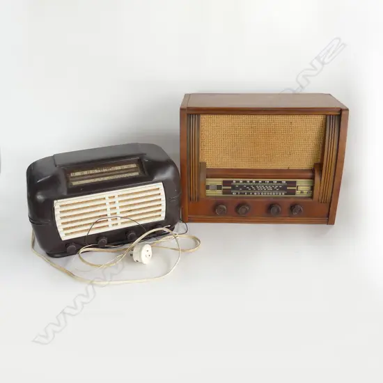 2 DECO RADIOS; REGENT & GULBRANSEN W.445mm