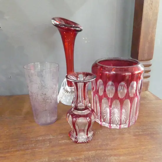 4 PCES GLASS; 3 RED H.185mm + ETCHED DRINKING GLASS 1898