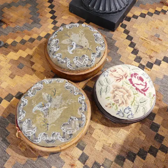 3 VINTAGE ROUND FOOTRESTS (PR 280mm dia + 1)