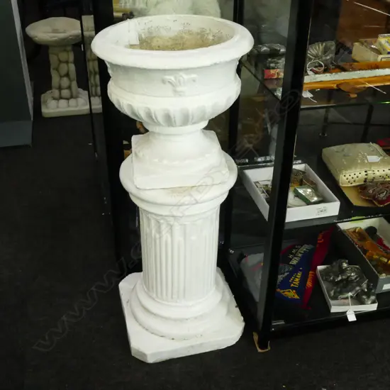WHITE PAINTED CONCRETE GARDEN URN w. PEDESTAL H.900mm