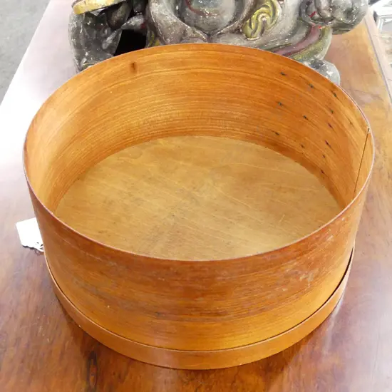 WOODEN SHAKER STYLE LIDDED BOX 250mm dia