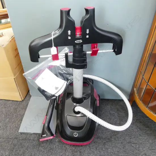 TEFAL MASTER PRECISION 360 CLOTHING STEAMER - WORKING. ALONG WITH INSTRUCTIONS, ETC.