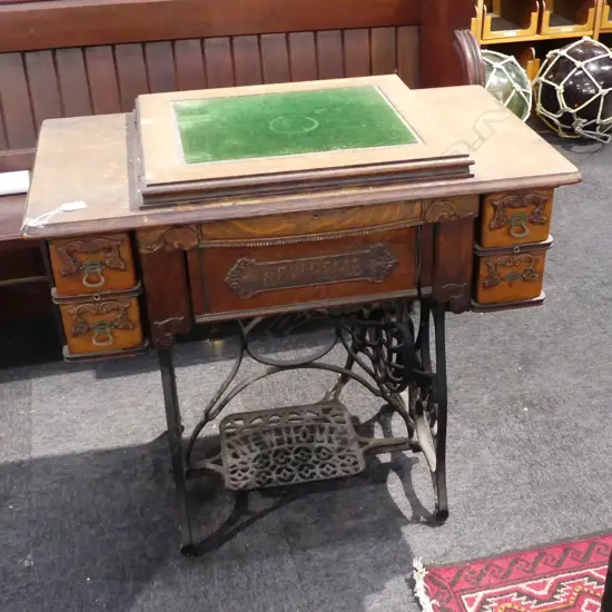 OAK 'NEW HOME' SEWING MACHINE 880x480x790mm