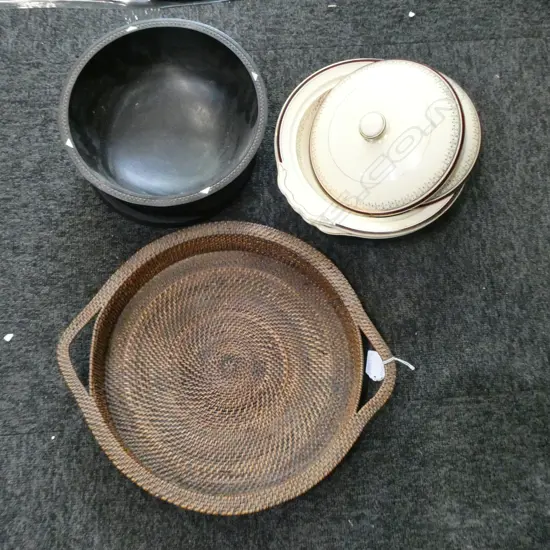 FIJIAN HARDWOOD BOWL 255mm dia, WOVEN TRAY, PR LIDDED TUREENS