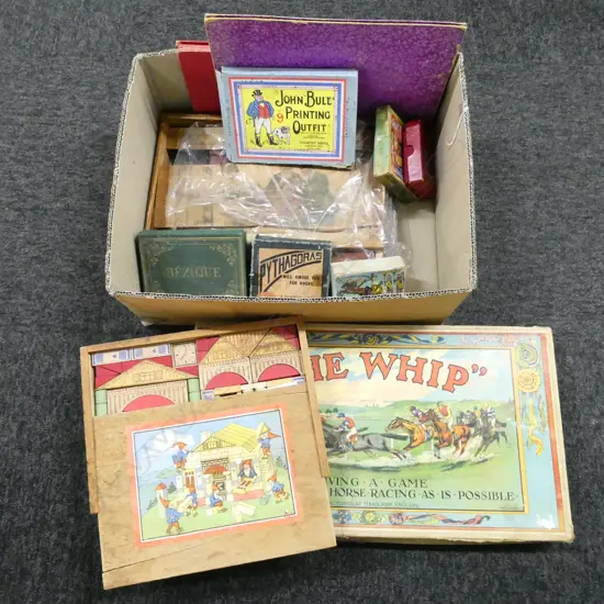 COLLECTION VINTAGE GAMES, BOARDS, TOY BLOCKS ETC