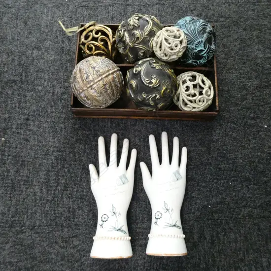DECORATIVE BALLS, 2 RESIN HANDS (REPAIRED), WOODEN TRAY