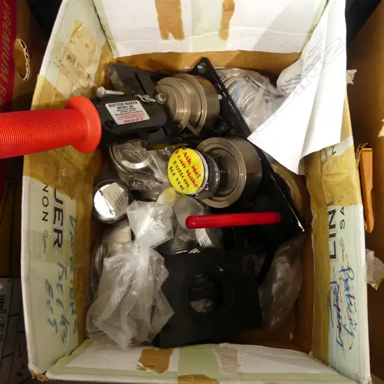 BADGE MACHINE & BLANKS