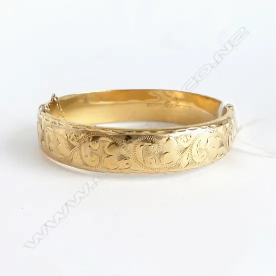 9ct ROLLED GOLD VINTAGE BANGLE (dents to back)