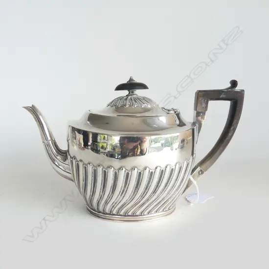 S/SILVER TEAPOT  442GMS