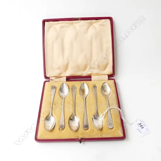 BOXED STERLING SILVER BRIGHT CUT TEASPOONS, 37gm