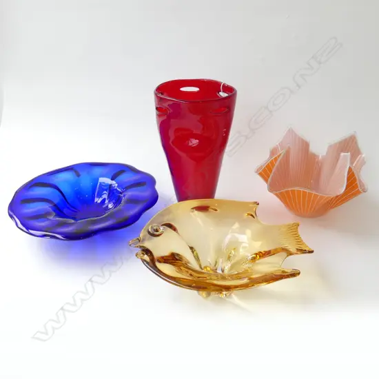 4 PCES ART GLASS; RED VASE H.270mm, ORANGE HANKY, BLUE BOWL 300mm dia, FISH BOWL