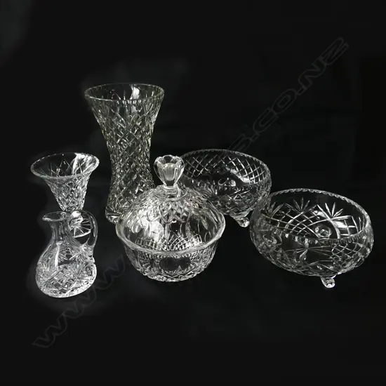 SIX PCS CRYSTAL; 2 VASES, 2 BOWL, LIDDED DISH & sml JUG, H.260mm (tallest vase) (1 bowl chipped)