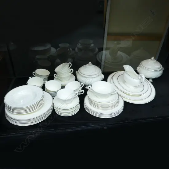 WEDGWOOD 'PATRICIAN' DINNER SERVICE