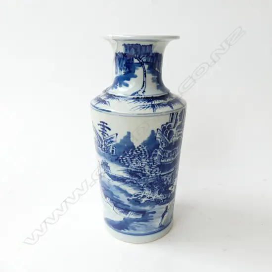 ORIENTAL B/W VASE (base w. hole drilled) H.210mm