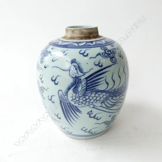 ORIENTAL B/W GINGER JAR (no lid) H.165mm phoenix in clouds decoration