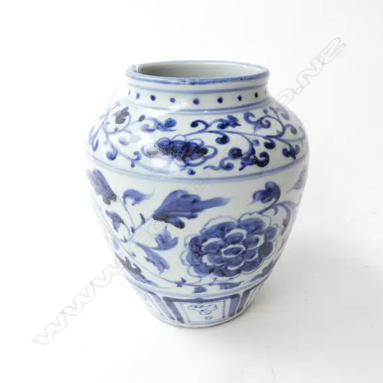 ORIENTAL B/W VASE H.145mm