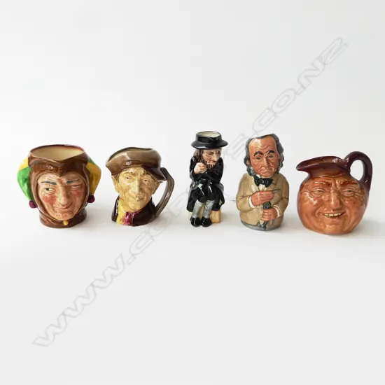 4 ROYAL DOULTON CHARACTER JUGS H.105mm + 1 OTHER