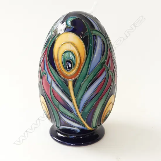 MOORCROFT &#x27;EMERY DOWN&#x27; EGG, 2007 H.110mm