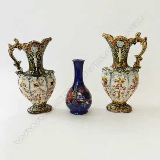 MOORCROFT BLUE VASE H.150mm &#x2B; 2 JUGS H.215mm