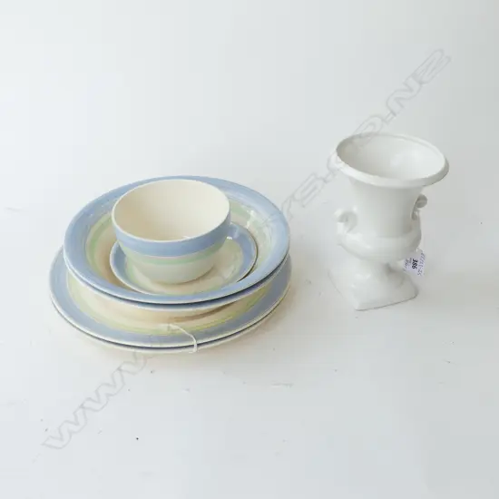 6 ITEMS CROWN LYNN DINNERWARE BLUESTRIPE PATTERN &amp; MINIATURE CAMPANA SHAPED VASE 2100. H.160mm