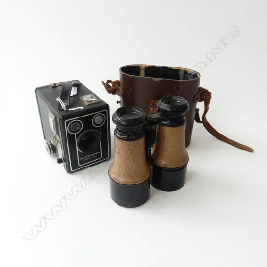 BOX BROWNIE CAMERA &#x2B; PR BINOCULARS, CASE AF
