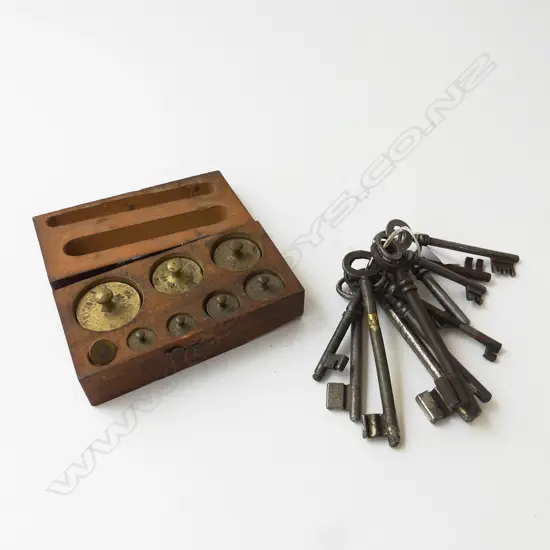 SET BOXED VINTAGE WEIGHTS &amp; LG COLLECTION VINTAGE KEYS