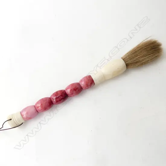ORIENTAL PINK STONE BRUSH L.315mm