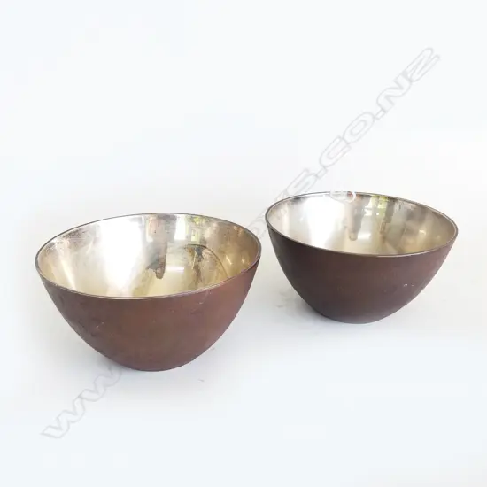 2 CAST BRONZE SILVER LINED BOWLS DIA 140MM