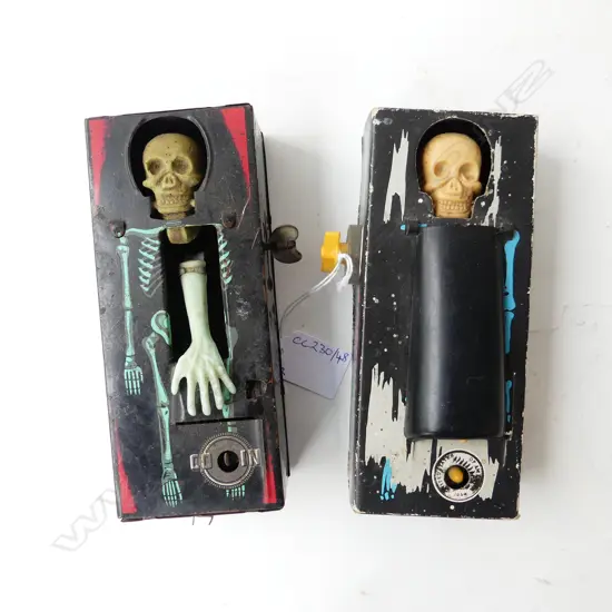 2 COFFIN BANK TOYS H.165mm