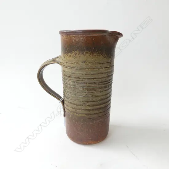 LEN CASTLE JUG H.185mm chip to spout