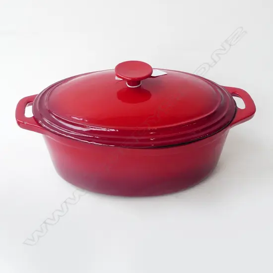 RED CAST IRON FRENCH CASSEROLE 36CM LONG 11 CM HIGH 