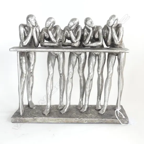 5 FIGURES SILVER RESIN SCULPTURE W.270mm H.230mm