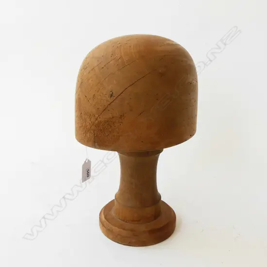 WOODEN HAT BLOCK H.280mm