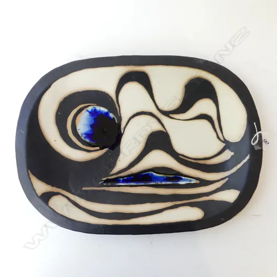 NZ STUDIO POTTERY PLATTER SIGNED L440MM