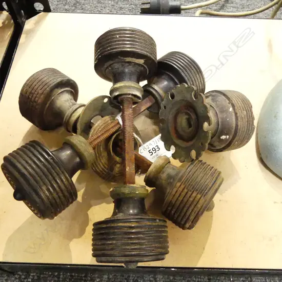 3PRS VICT EBONY DOOR HANDLES & 1 OTHER