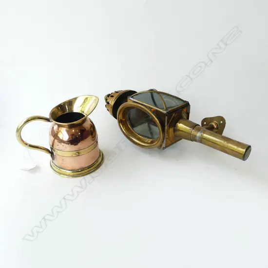 BRASS CARRIAGE LAMP W. MOUNT H.380mm, BRASS & COPPER JUG H.140mm
