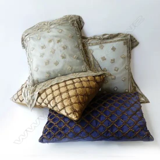4 CUSHIONS (PR + 2 W.550mm)