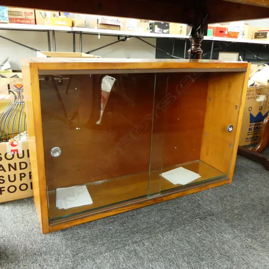 CABINET w. 2 SLIDING GLASS DOORS 800x210x510mm