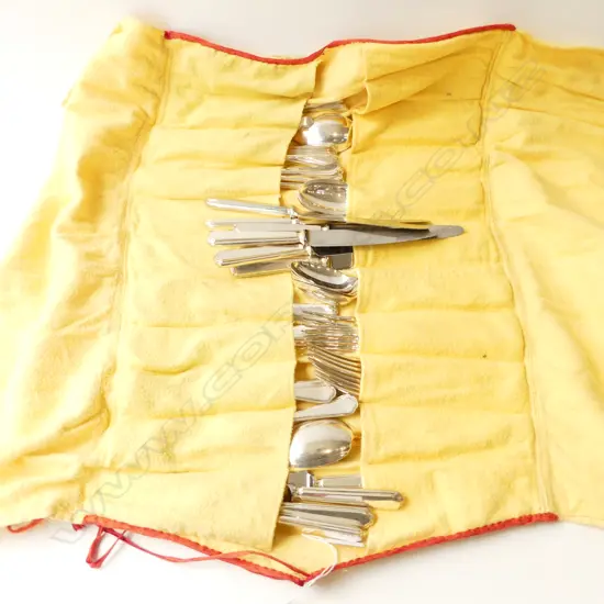 LG WALKER & HALL SILVER PLATE CUTLERY SET, ST JAMES PATTERN