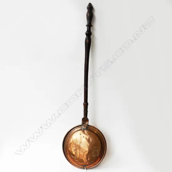 VICTORIAN COPPER BED WARMER TURNED WOODEN HANDLE