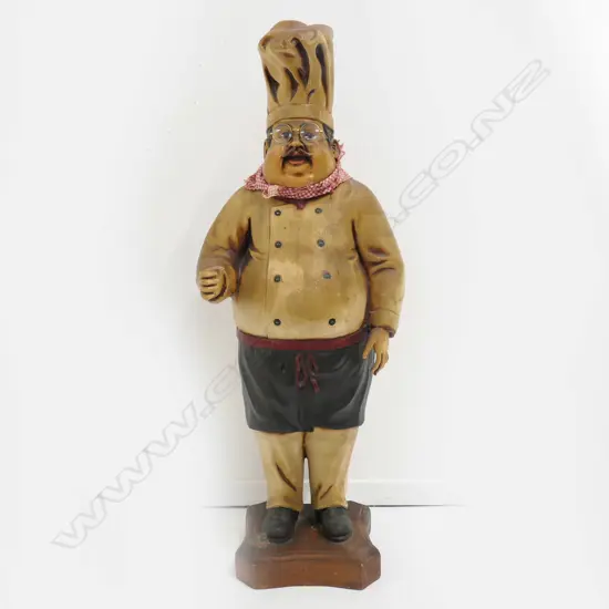LG RESIN CHEF FIGURE H.1100mm, hand w. minor fault
