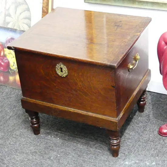 VICTORIAN OAK COMMODE ON TURNED FEET 435x385x435mm