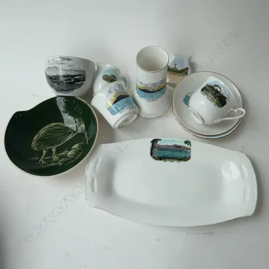 10 PCES NZ SOUVENIR CHINA - GREEN BOWL w. CHIP