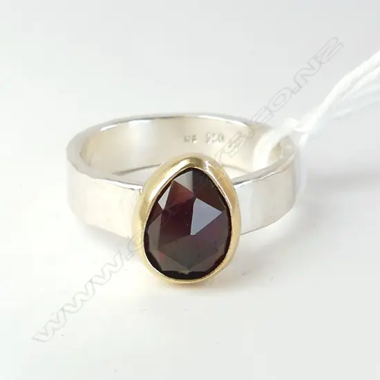 18CT GOLD AND STERLING SILVER MOZAMBIQUE GARNET RING HAND MADE BY HELEN ELIZABETH JEWELLERY size P 1/2