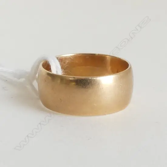 VINTAGE 18ct ROSE GOLD WIDE BAND RING 5.6gms. width 7mm approx SIZE L
