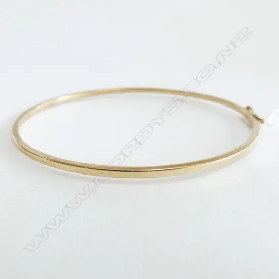 9CT GOLD BANGLE 2.9grms