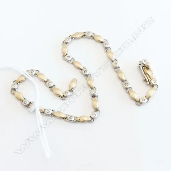 9ct GOLD white & yellow GOLD & DIAMOND BRACELET 6.5gms clasp not connected at 1 end