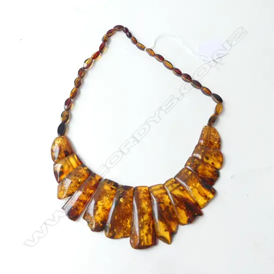 AMBER NECKLACE